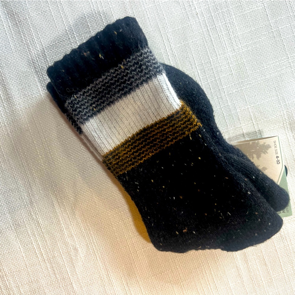 Alaska Knits Women's Lightweight Wool Blend Crew Socks - SZ 4-10